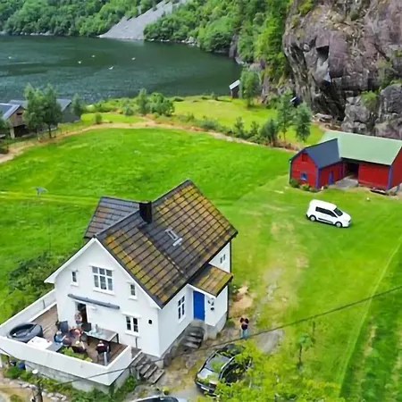 4 Bedroom Stunning In * Fjæra